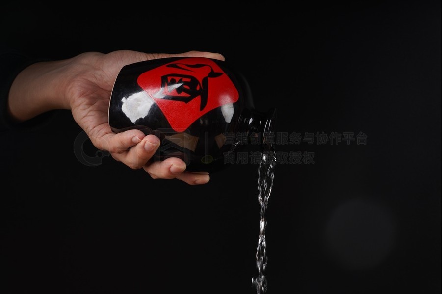 英期朗白酒